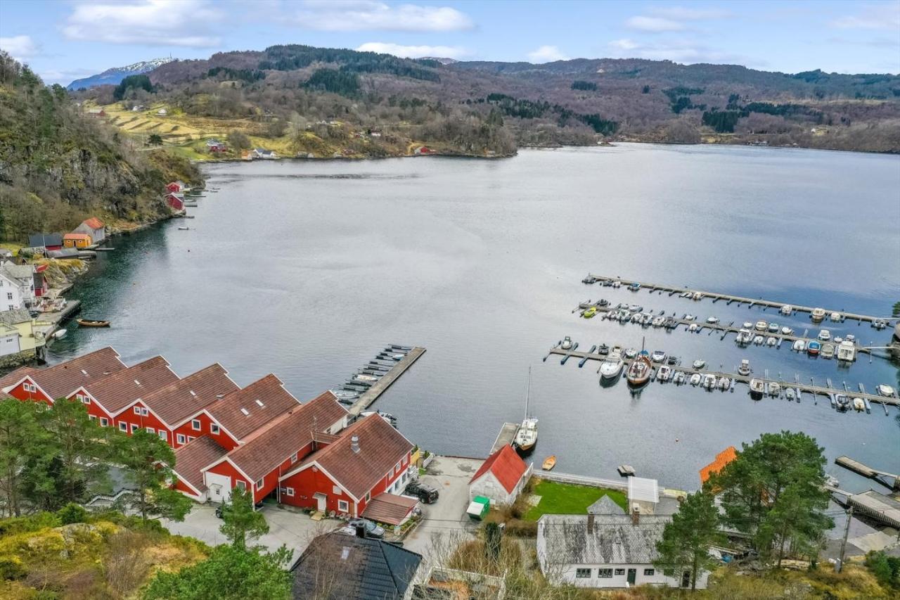 Апарт отель Tysnes Sjo Og Fritid Uggdal Экстерьер фото